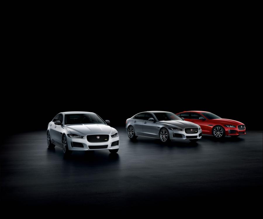  Jaguar XE 300 Sport 2018 года  (WW) (фото 10 из 24)